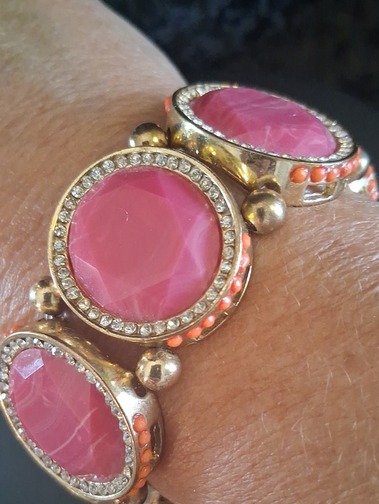 Trina Turk Jewelry - Trina Turk Palm Springs Pink Block Crystal Stretch Bracelet with Gold Accents